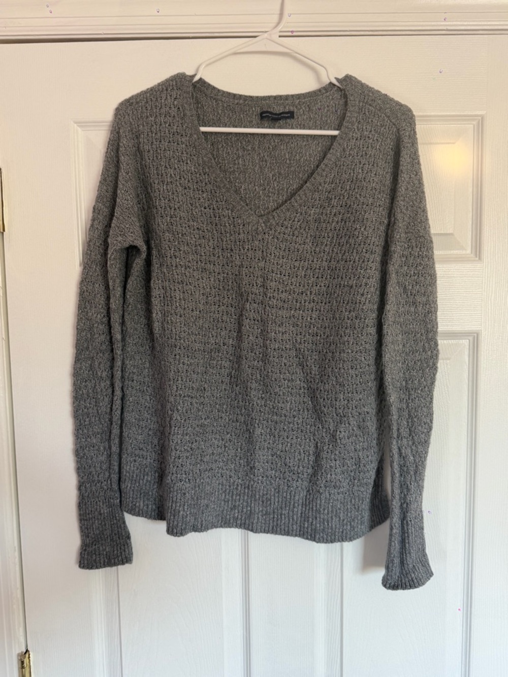 American Eagle Outfitters Gray V-Neck Women's Sweater